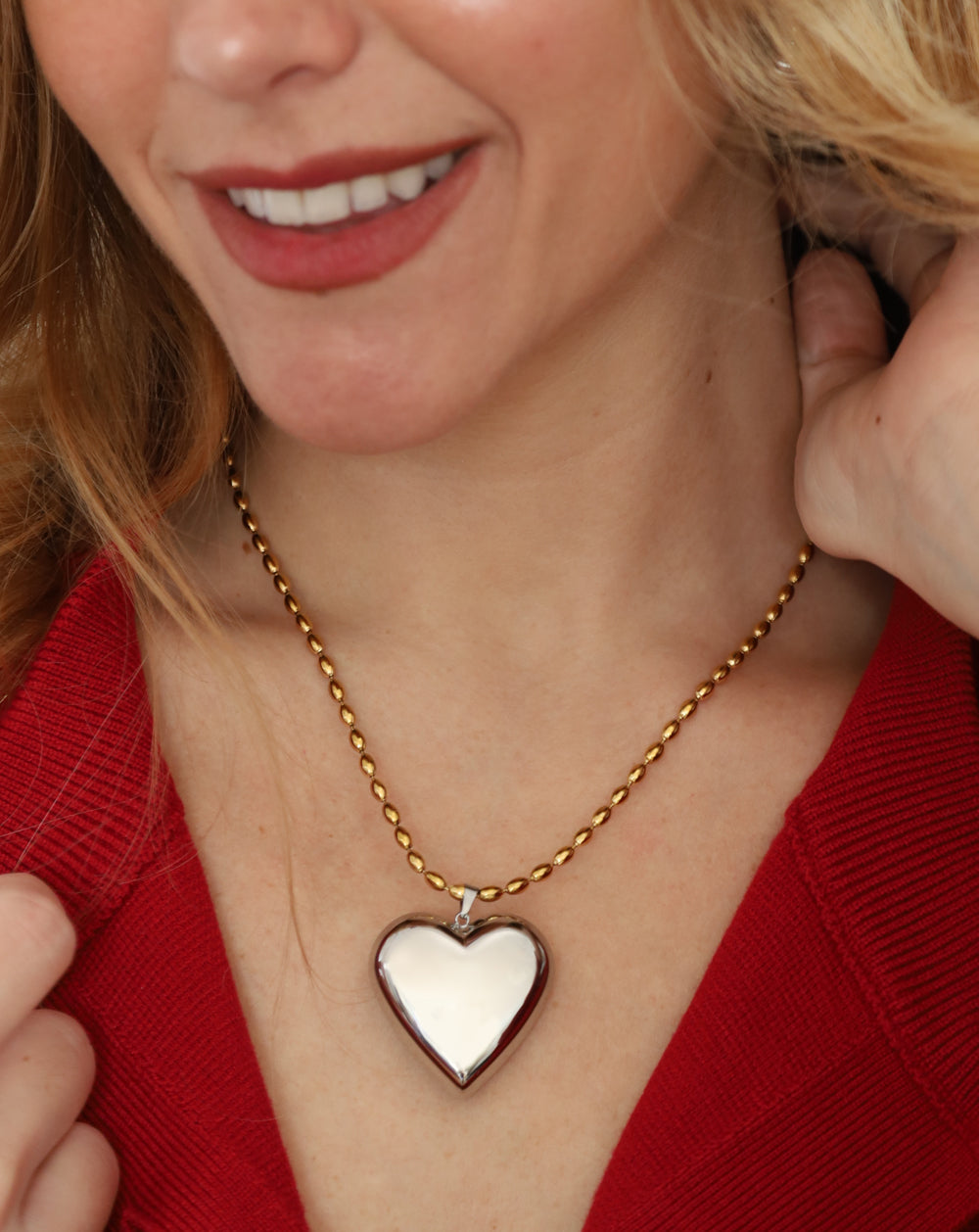 Collar corazón plata y cadena bolitas doradas
